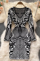 Mini-robe tricotée à manches longues et hanches pour femme